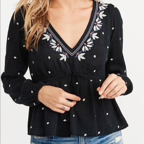 Abercrombie & Fitch Tops - NWT: ABERCROMBIE Embroidered Top